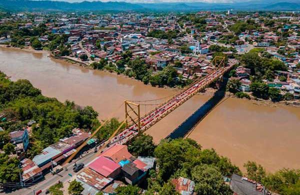  Después de muchos años de utilizar el servicio de ferry para pasar de un departamento a otro, se contará con el puente.
