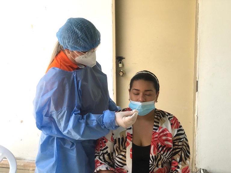 Con acompañamiento de la Secretaría de Salud Distrital, se ha hecho búsqueda activa con el dispensario del Batallón de Santa Marta, detectando cuatro casos positivos de Covid 19.