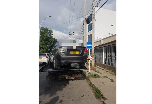 Los conductores que presten este servicio acarrearán sanciones económicas, la inmovilización de sus vehículos, hasta la suspensión de las licencias de conducción.