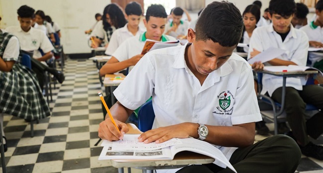 Desde la Secretaría de Educación Distrital, en cabeza de Deiby Cotes, se informó que en la ciudad 8.402 personas presentarán tres tipos de pruebas: Saber 11°, Pre-Saber y validación de bachillerato.  