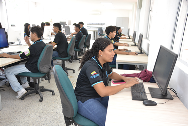 Dentro de las formaciones abiertas están disponibles 800 cupos ofertadas por el Centro de Logística y Promoción Ecoturística y el Centro Acuícola y Agroindustrial de Gaira de la regional Magdalena.