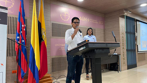 El contador magíster Eduardo Ripoll, docente y coordinador del Consultorio Empresarial y Contable de la Universidad del Magdalena, hizo la apertura de la Jornada de Actualización Tributaria.