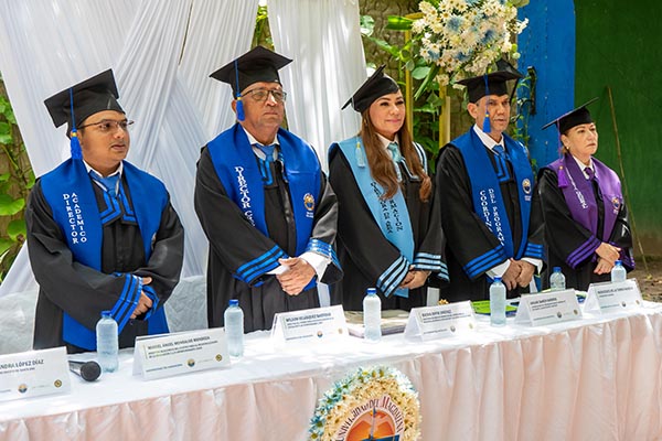 Directivos de la Universidad del Magdalena durante Ceremonia de graduación en Santa Ana Magdalena Directivos de la Universidad del Magdalena durante Ceremonia de graduación en Santa Ana Magdalena 