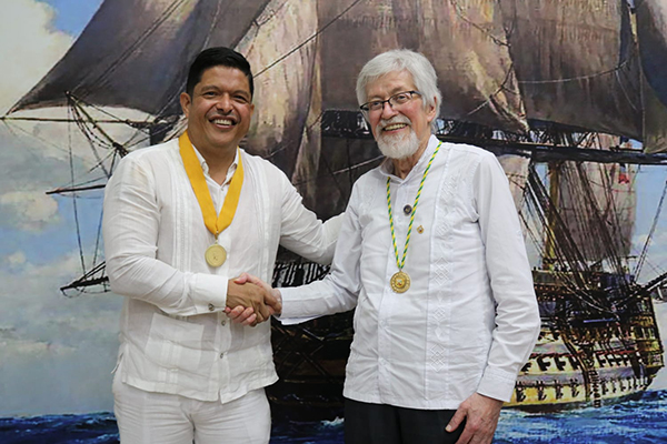 El doctor Forero, el 6 de julio del 2022, poco antes de finalizar su periodo como presidente, entregó al rector Pablo Vera Salazar la condecoración ‘Medalla General Francisco De Paula Santander’.