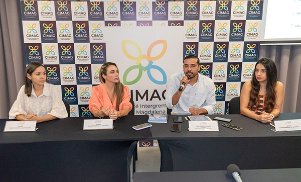 Debate Público ‘Desafíos Territoriales, Soluciones Innovadoras’ Durante la rueda de prensa se reiteró la importancia de este debate que busca fomentar la participación ciudadana y la reflexión sobre las soluciones que se necesitan para avanzar hacia una Santa Marta y un Magdalena competitivo y de oportunidades para todos. 