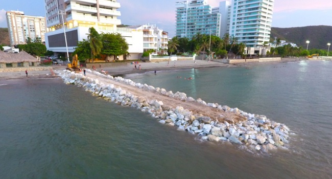 Esta decisión fue tomada debido al riesgo inminente que enfrentaban tanto el ecosistema marino como la vida de los residentes de los edificios del sector.