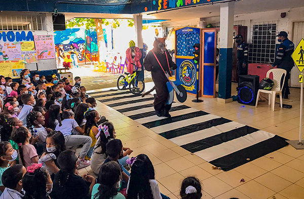 En este espacio pedagógico se presentarán 37 proyectos de 28 establecimientos educativos oficiales y uno privado, que se inscribieron en la convocatoria liderada por la Secretaría de Educación Distrital.
