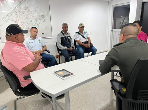 Héctor Zuleta, Secretario de Gobierno junto a las autoridades coordinando estrategias de seguridad en el municipio.