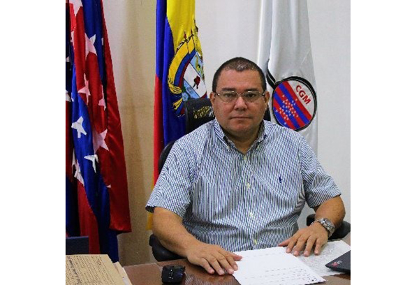 El Contralor Departamental ordena retirar las vallas publicitarias que están en el Mercado Público de la ciudad