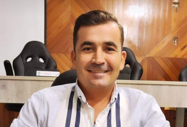 Armando Campuzano. Armando Campuzano.