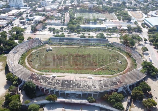 Vista aérea del deprimente estado del histórico estadio Eduardo Santos de Santa Marta. Fotos: EL INFORMADOR/ #ElInformaDron