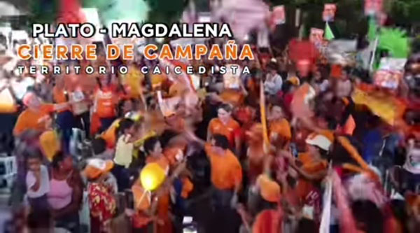 Rafael Martínez, candidato a la gobernación de Fuerza Ciudadana, durante el cierre de su campaña en el municipio de Plato.