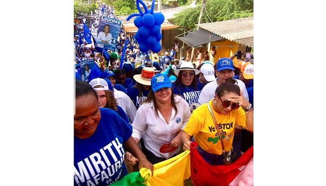 Durante el cierre de campaña a la que asistieron más de cuatro mil personas, Mirith Lafaurie estuvo acompañadas de líderes políticos, entre estos, Álex Velázquez.