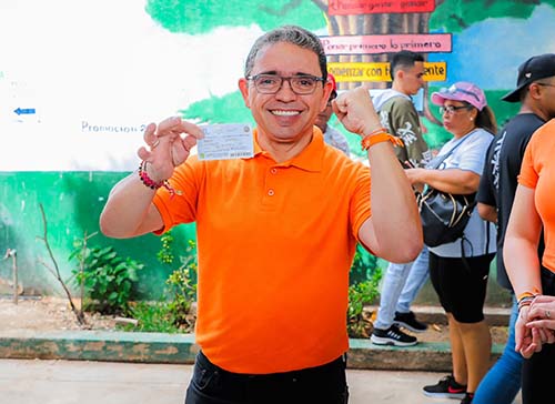 Rafael Martínez celebra su victoria como el nuevo Gobernador del Magdalena y se prepara para asumir su mandato en enero del 2024 para atender las múltiples crisis que tiene el departamento.