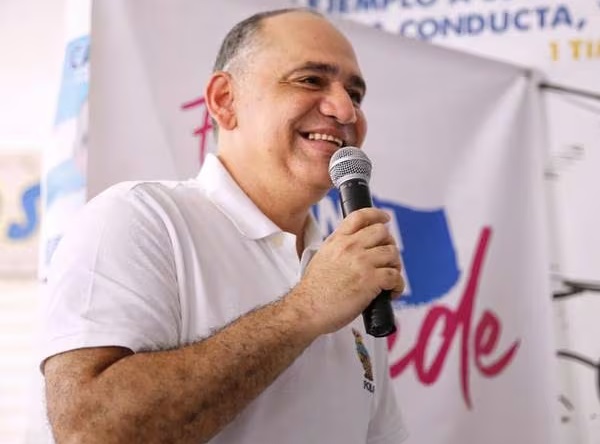 Carlos Pinedo Cuello, candidato por el partido Santa Marta Sí Puede.