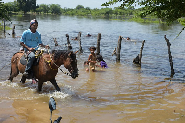 El campesinado exige al gobierno nacional ponerse al frente ante la falta de apoyo por parte de las autoridades departamentales.