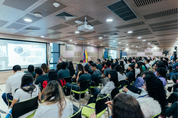 El evento estuvo dirigido para estudiantes, egresados, docentes, directivos y semilleros de investigación.