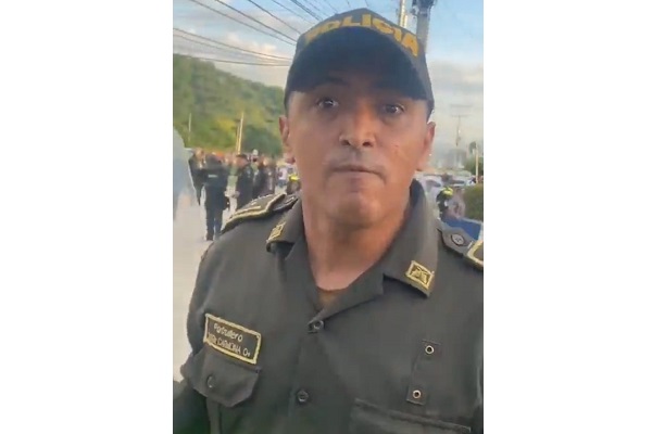 Rubén Carmona es el policía señalado de agredir física y verbalmente a una periodista.
