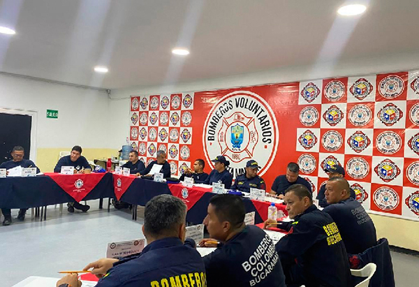 Con instalaciones adecuadas y personal especializado en bomberotecnia, la entidad demuestra su liderazgo en la promoción de prácticas de seguridad y respuesta eficiente ante emergencias en la región.
