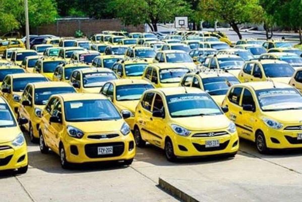 Este marco normativo busca asegurar condiciones equitativas y eficientes para todas las partes involucradas en el transporte público de la ciudad. Leyenda 2: El decreto fue emitido el pasado viernes.