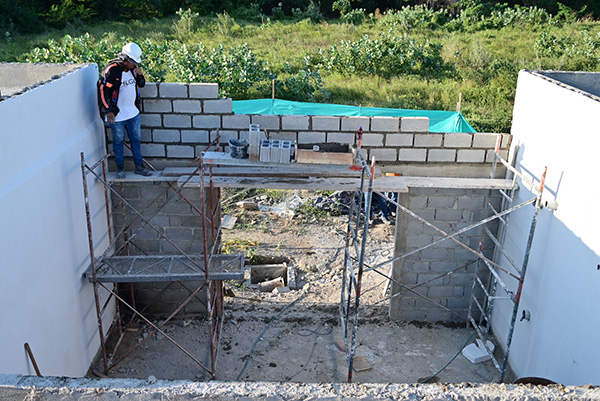 La comunidad habitante de esta zona de la ciudad, espera que para el año 2024 puedan tener acceso a los servicios de salud que les ofrecerá el Centro de Salud.