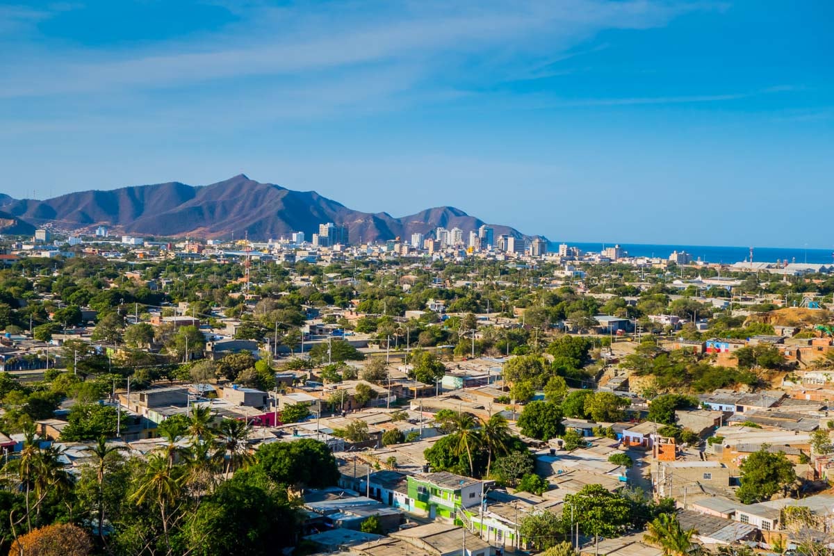 Santa Marta espera y observa la próxima etapa de su desarrollo con la esperanza de superar los desafíos y avanzar hacia un futuro más próspero y equitativo.