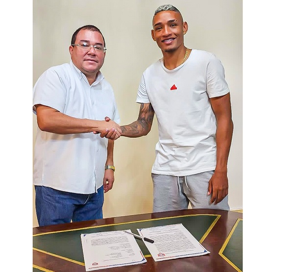 Alberto Mario Garzón Wilches, Presidente del Unión Magdalena, firmó con el central samario el acuerdo de cesión con el Junior de Barranquilla.