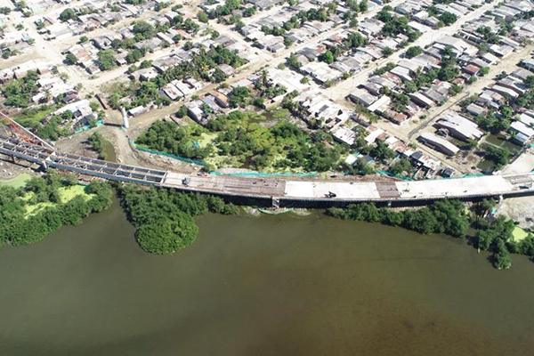La variante de Ciénaga según los datos de INVÍAS registra un avance de 90%, correspondiente a 4 kilómetros de doble calzada, y el viaducto de 1,4 km va en cerca de 40%, bordeando la Ciénaga Grande de Santa Marta, tramo que se conectará con la vía nacional en el paso por el municipio de Ciénaga. La variante de Ciénaga según los datos de INVÍAS registra un avance de 90%, correspondiente a 4 kilómetros de doble calzada, y el viaducto de 1,4 km va en cerca de 40%, bordeando la Ciénaga Grande de Santa Marta, tramo que se conectará con la vía nacional en el paso por el municipio de Ciénaga.