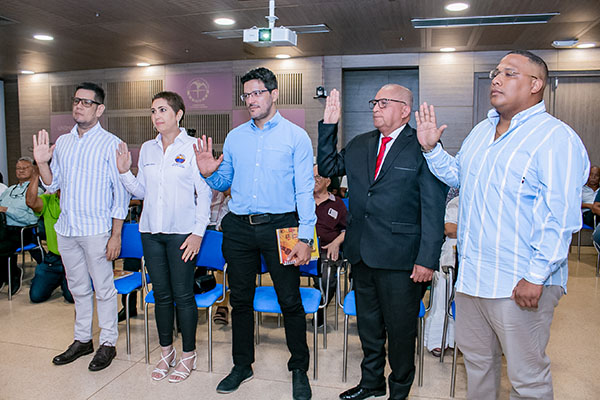 El doctor Pablo Vera Salazar, rector de la Alma Mater, reiteró a los docentes de planta el compromiso de brindar educación de calidad a los estudiantes que permita crear nuevas realidades.