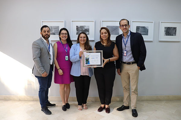 La certificación de excelencia en sostenibilidad subraya el impacto que generan las prácticas sostenibles.