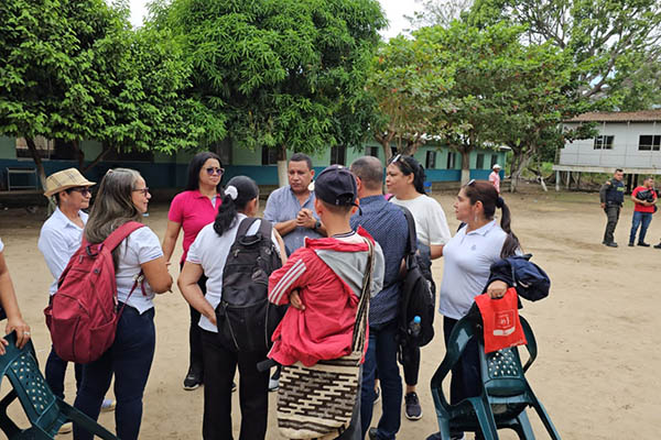 Esta dotación beneficia a los distintos salones de clases en la localidad, proporcionando las adaptaciones necesarias para los estudiantes de educación primaria y secundaria.