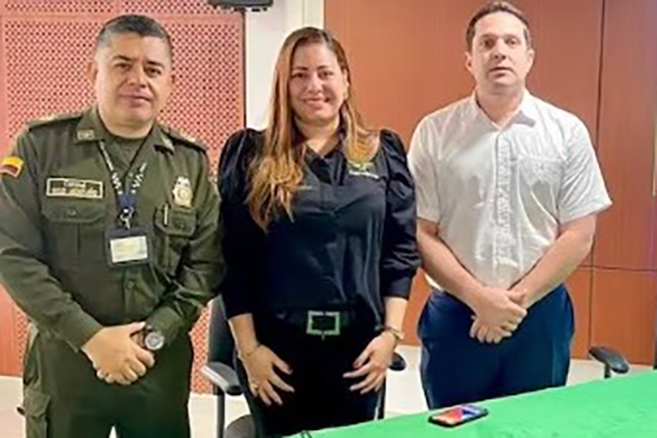 La directora de este gremio, Aura Carolina García  Yasid Montaño, comandante de la Policía Metropolitana de Santa Marta y Camilo George, secretario de Gobierno Distrital.