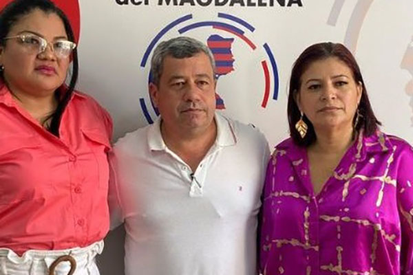 En una contundente declaración, los diputados Martha García, Yohan Pinedo y Ángela Cedeño, representantes de distintas corrientes ideológicas, unieron fuerzas para denunciar las presuntas irregularidades de la administración saliente en el Magdalena. 
