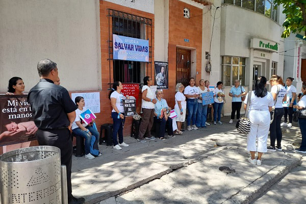 Vigilia por la vida en Santa Marta, dirigido por Alex Fabian Martínez