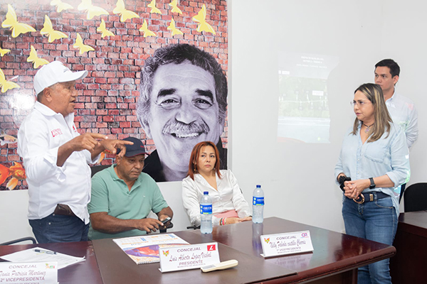 Según los campesinos de esas localidades, la obra también amenaza proyectos de desarrollo turístico. 