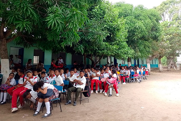 Los elementos entregados son indispensables para que los  estudiantes puedan realizar sus clases con total comodidad. 