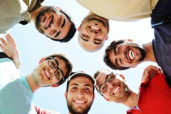 Este día nos insta a reconocer y apreciar las contribuciones de los hombres en la construcción de sociedades más justas y equitativas para todos.