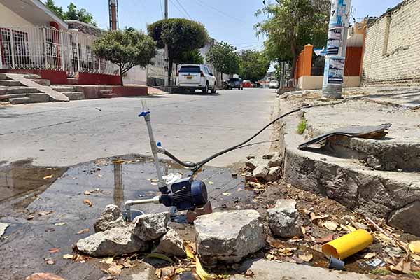 La presencia de las aguas negras en la carrera 17 con la calle 11 (Antigua calle cangrejalito) se ha convertido en un grave problema para los residentes y transeúntes de la zona. Los constantes flujos de aguas residuales han generado un ambiente insalubre y riesgoso para la salud pública La presencia de las aguas negras en la carrera 17 con la calle 11 (Antigua calle cangrejalito) se ha convertido en un grave problema para los residentes y transeúntes de la zona. Los constantes flujos de aguas residuales han generado un ambiente insalubre y riesgoso para la salud pública