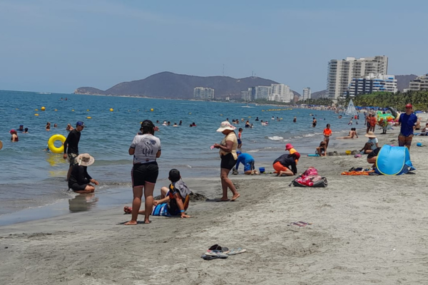 Los visitantes buscaron lugares para disfrutar del turismo de Sol y Playa, Naturaleza y cultural en playas como Cabo Tortuga, El Rodadero, Bello Horizonte.