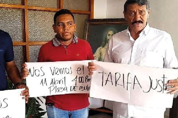 Los organizadores esperan que en la marcha participen alrededor de 3000. En la foto Luis Albero Riascos con varios líderes. 