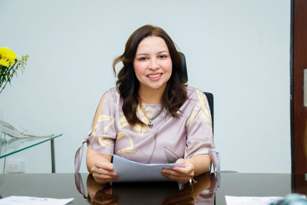 Nora Elvira Anillo, gerente