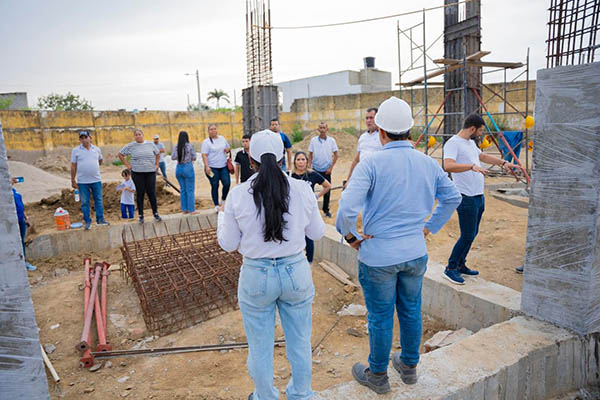 A dos meses del inicio de la obra se evidencia la construcción de las bases, columnas principales y de amarre del escenario deportivo.