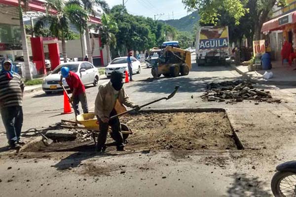 La Alcaldía de Santa Marta invita a todos los ciudadanos a reportar los huecos de sus barrios para intervenirlos