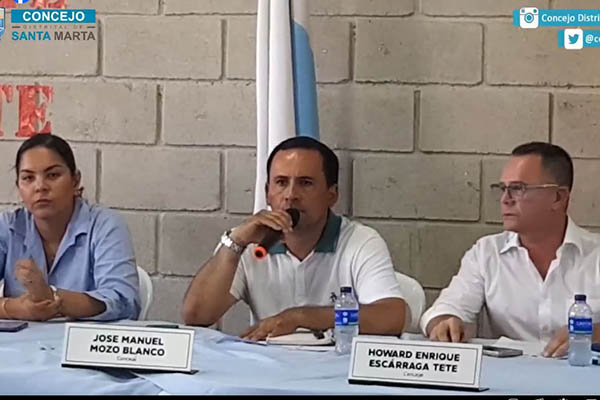 Los concejales escucharon atentamente a los líderes de este sector de la ciudad.