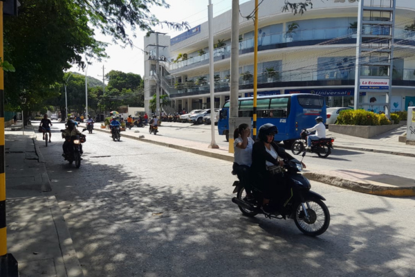 Avenida del Libertador, entrada al barrio Bastidas.