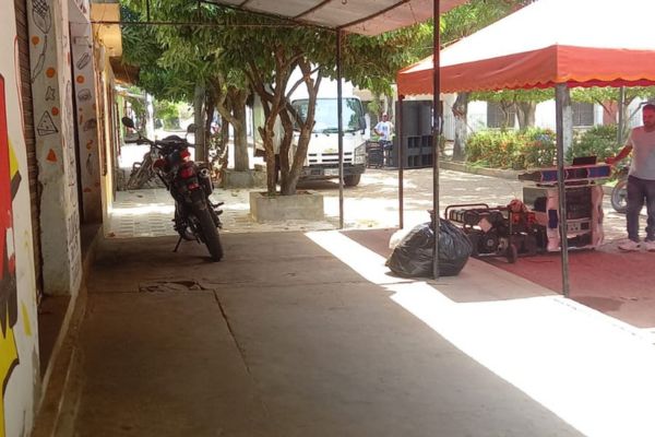 Los residentes de la zona no fueron consultados ni informados adecuadamente sobre la instalación de estas cantinas, lo que agrava aún más la situación.