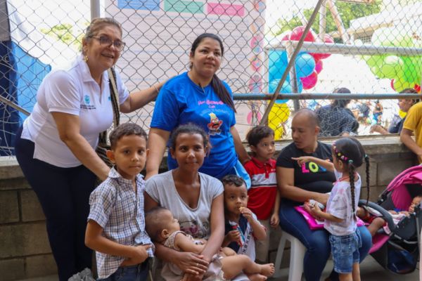 La población infantil de este sector de la ciudad fue la más beneficiada ya que recibieron cerca de 300 vacunas.  