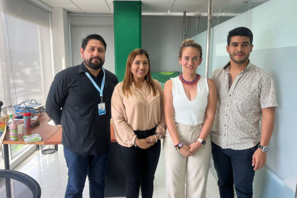 Isis Navarro, directora Regional de la Agencia Nacional de Tierras; Yorlenis Suárez, subsecretaria de Desarrollo Rural y Jorge Ospina, funcionario de la ANT.