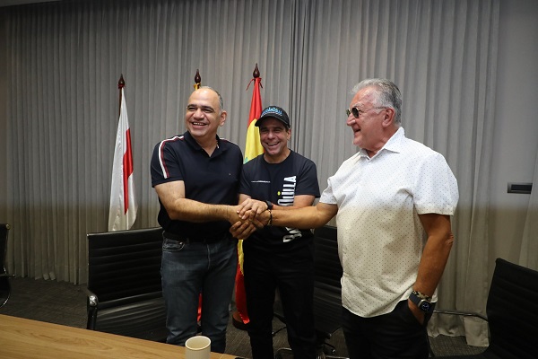 arlos Pinedo, alcalde de Santa Marta; Alex Char, alcalde de Barranquilla y el superintendente de servicios públicos Dagoberta Quiroga. 