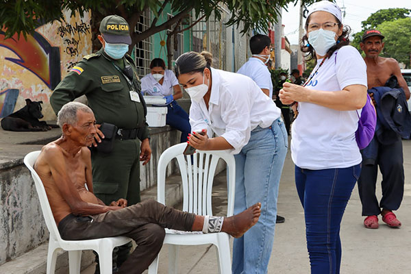 En la jornada se realizaron pruebas psicológicas, baños, entrega de ropa y atención médica. 